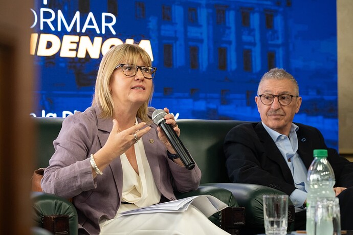 ParlamentoUyIMGREF138574