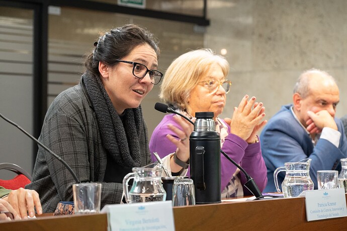 ParlamentoUy000IMGREF134665 (1)